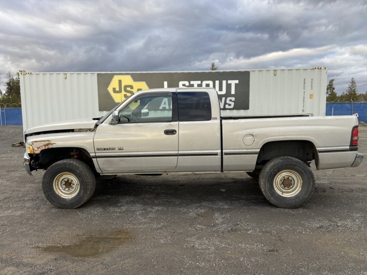 1997-dodge-ram-2500-image-2