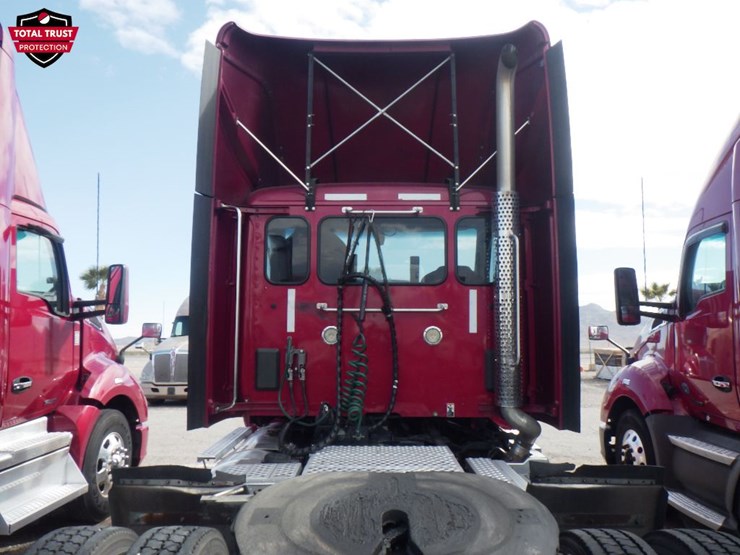 2020-kenworth-t680-image-10