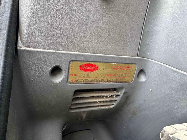 2012-peterbilt-386-image-16