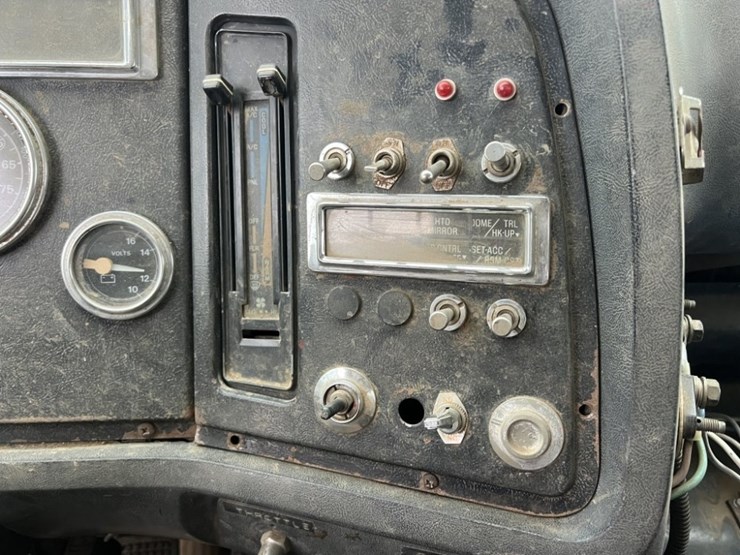 1995-ford-l9000-image-25