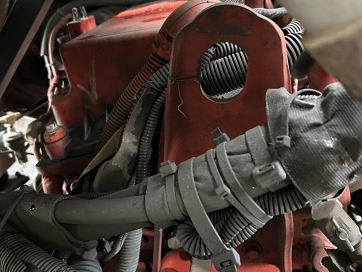 2014-peterbilt-320-image-37