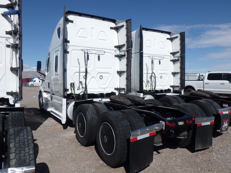 2024-freightliner-cascadia-126-image-14