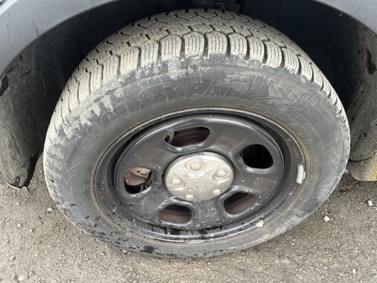 2017-ford-explorer-image-15