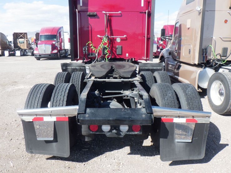 2020-kenworth-t680-image-10