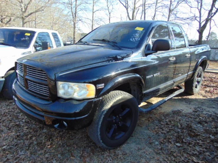 2004-dodge-ram-1500-image-1