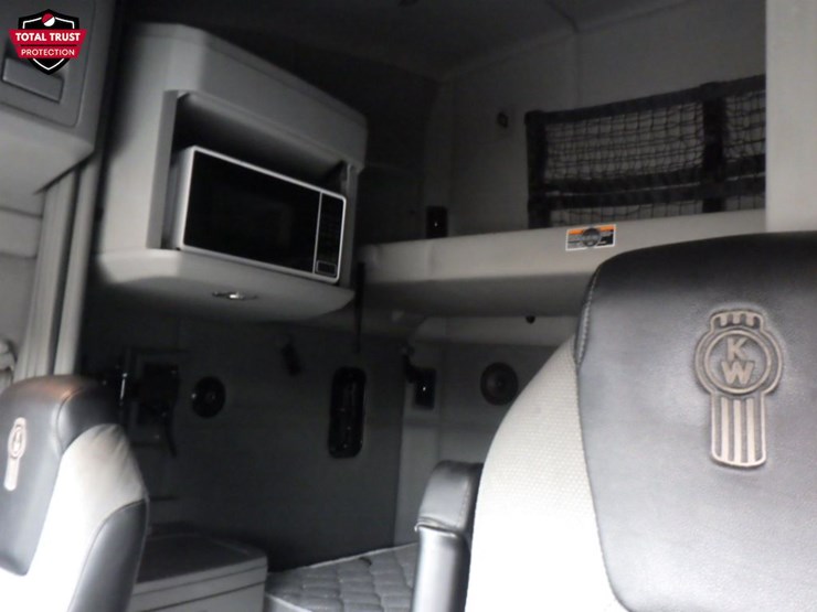 2020-kenworth-t680-image-17