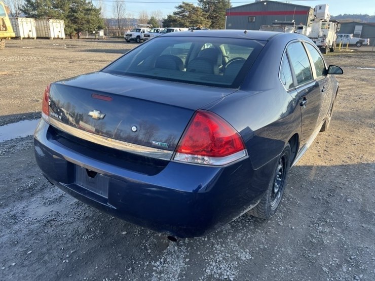 2011-chevrolet-impala-sedan-image-4