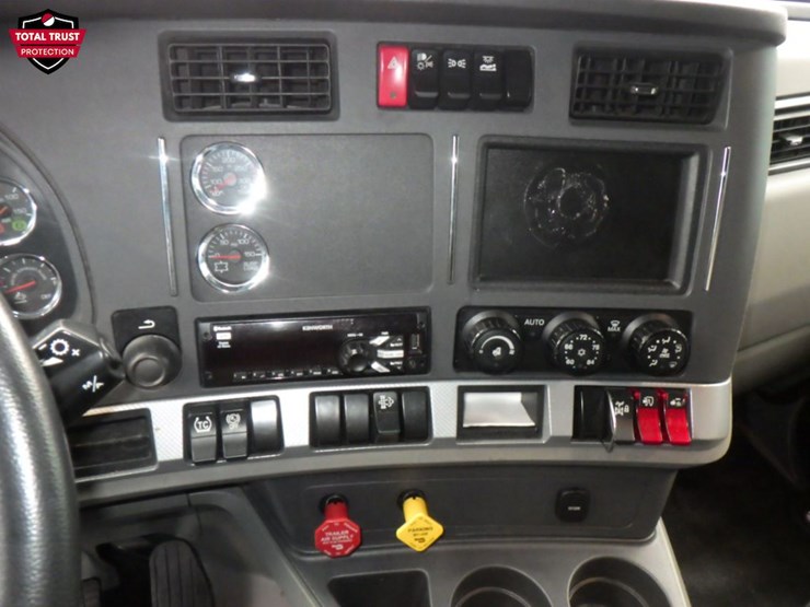 2020-kenworth-t680-image-16