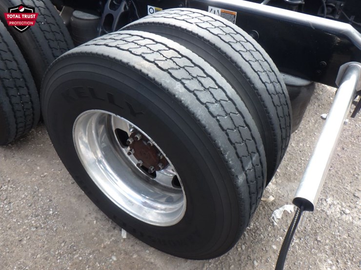 2020-kenworth-t680-image-12