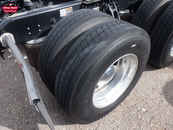 2020-kenworth-t680-image-6