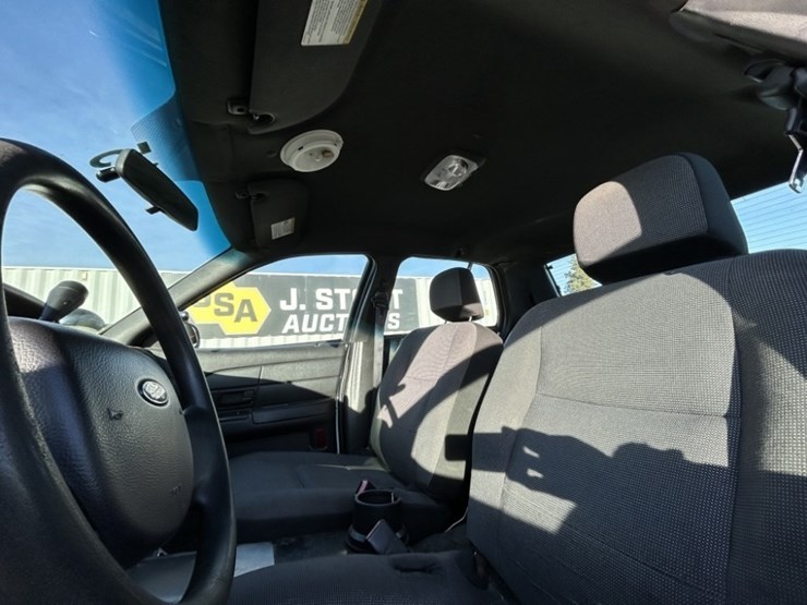 2007-ford-crown-victoria-sedan-image-22