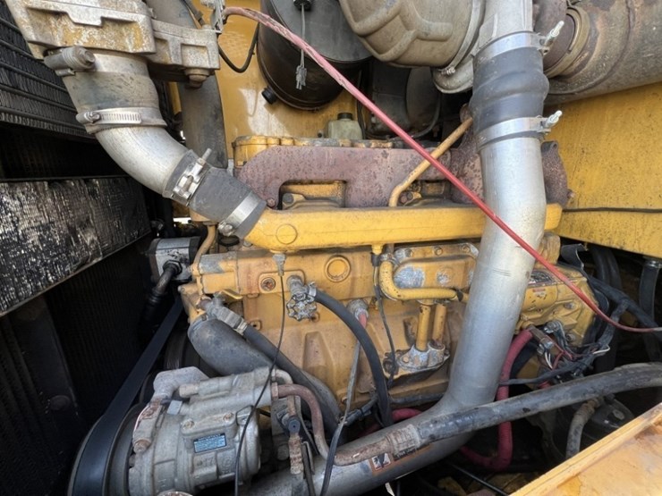 2004-deere-644j-image-13