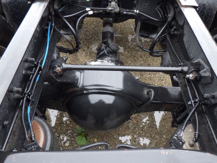 2013-freightliner-cascadia-125-image-11