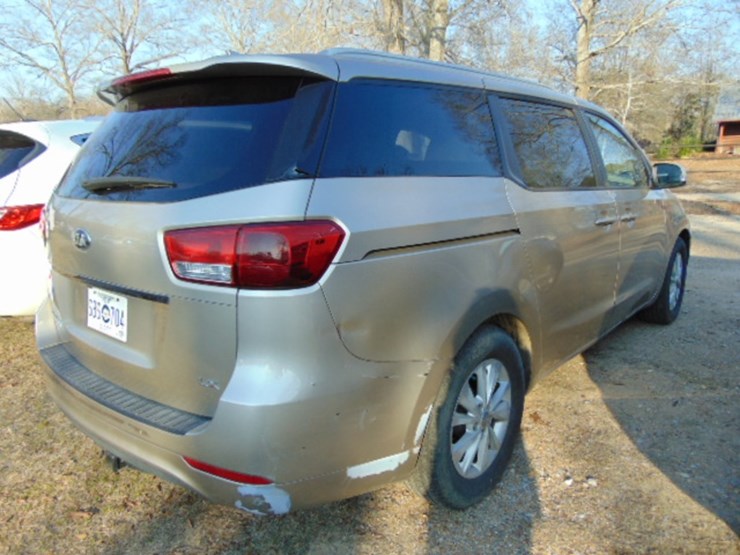 2015-kia-sedona-image-4