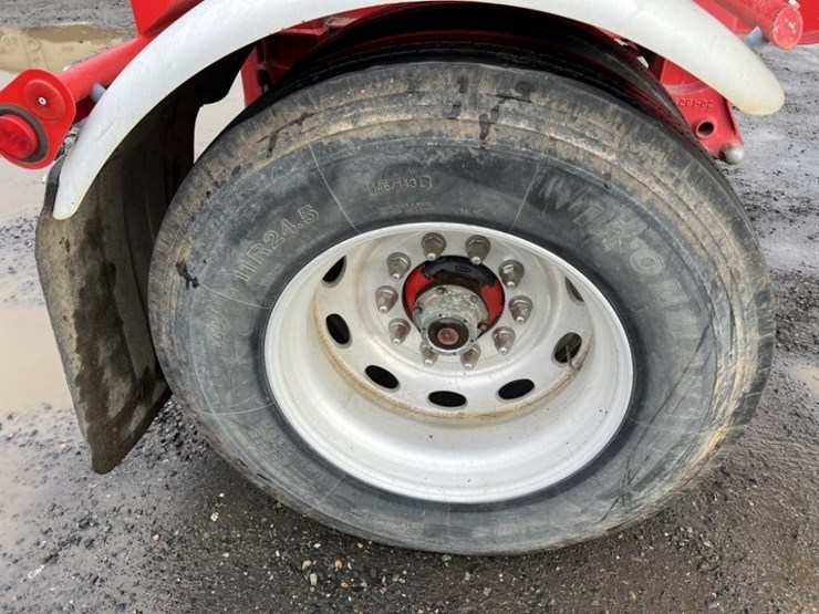 2017-peterbilt-389-image-47