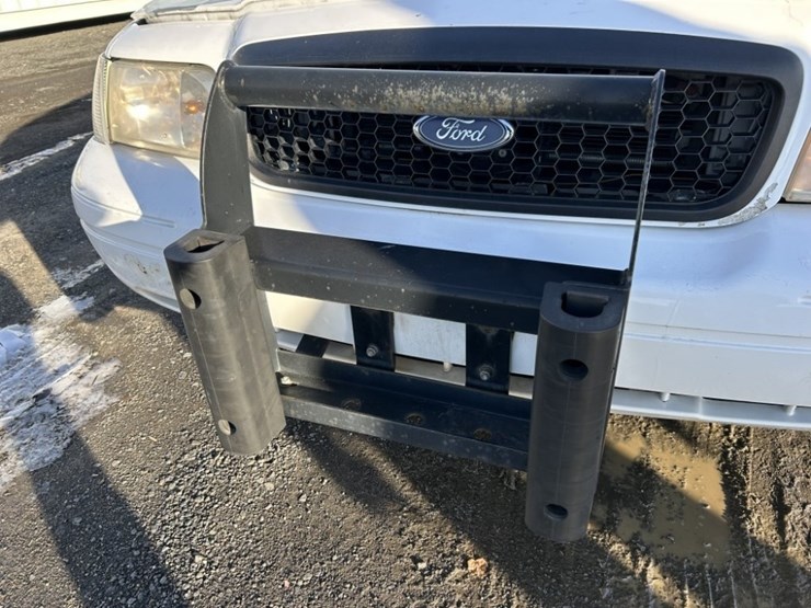 2007-ford-crown-victoria-sedan-image-26