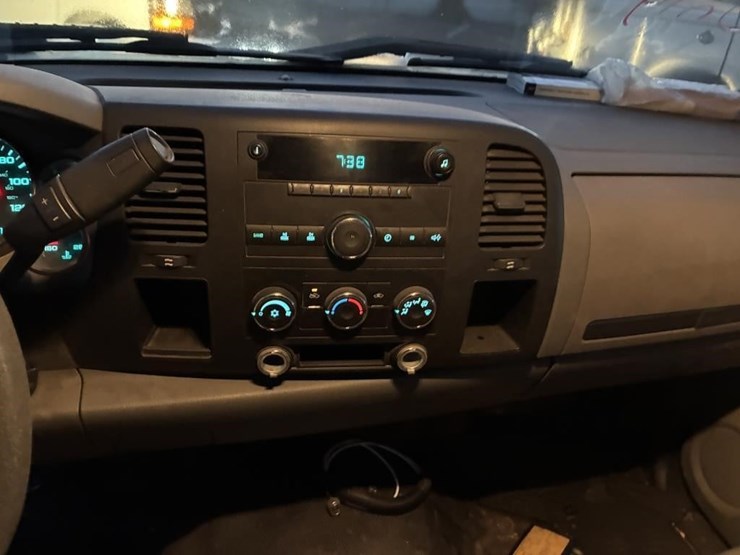 2010-chevrolet-2500hd-image-12