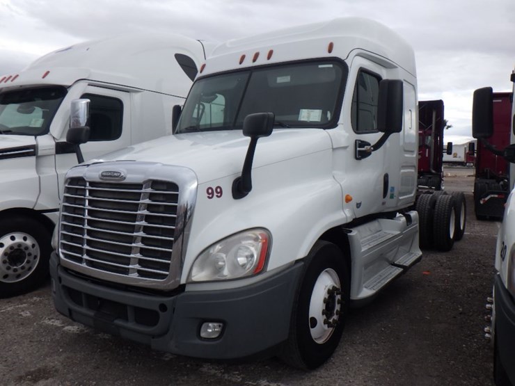 2014-freightliner-cascadia-125-image-1
