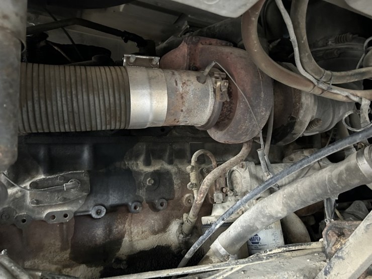 1985-mack-mh633-t/a-sleeper-truck-tractor-image-38