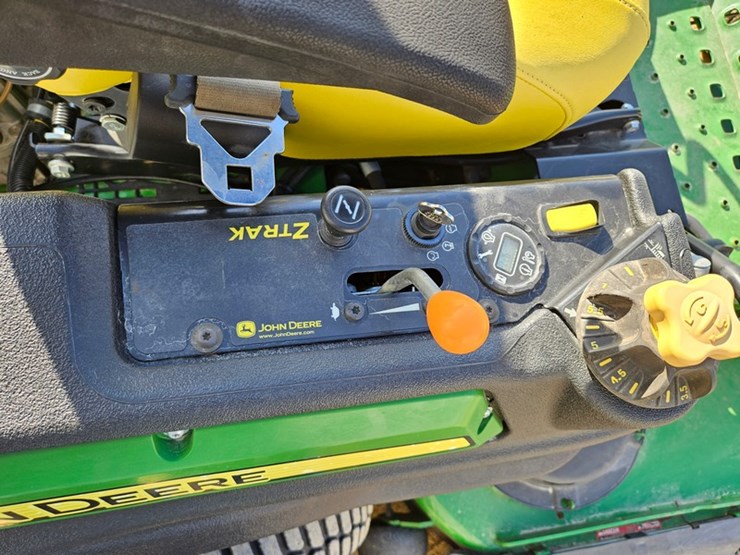 2016-john-deere-z930r-image-14