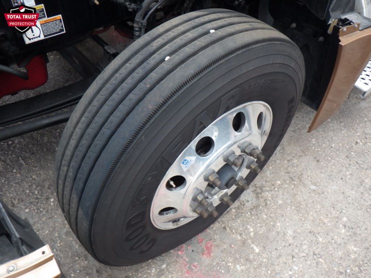 2023-kenworth-t680-image-19