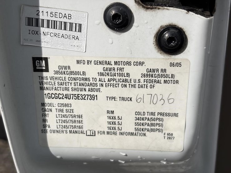 2005-chevrolet-silverado-2500-image-16