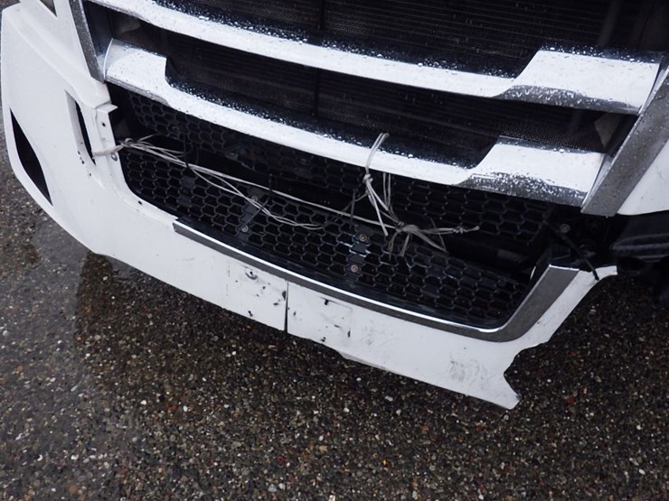 2020-freightliner-cascadia-126-image-3