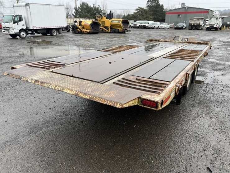 1989-trailmaster-t/a-tilt-deck-equipment-trailer-image-4