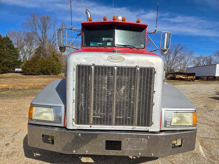 1997-peterbilt-377-image-27
