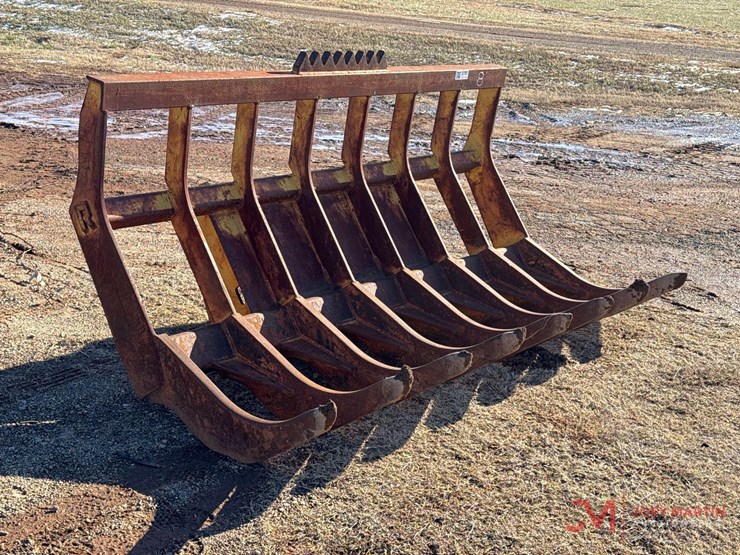 rockland8'-stacking-rake-loader-attachment-image-1