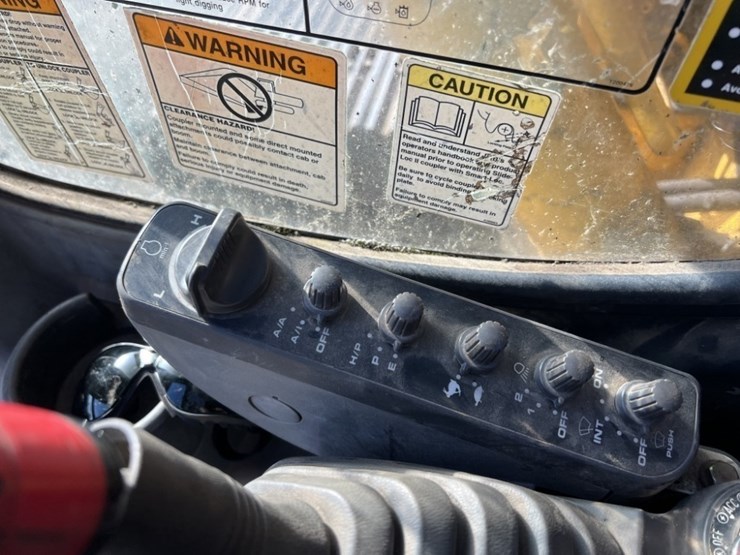 2004-deere-225c-lc-image-34