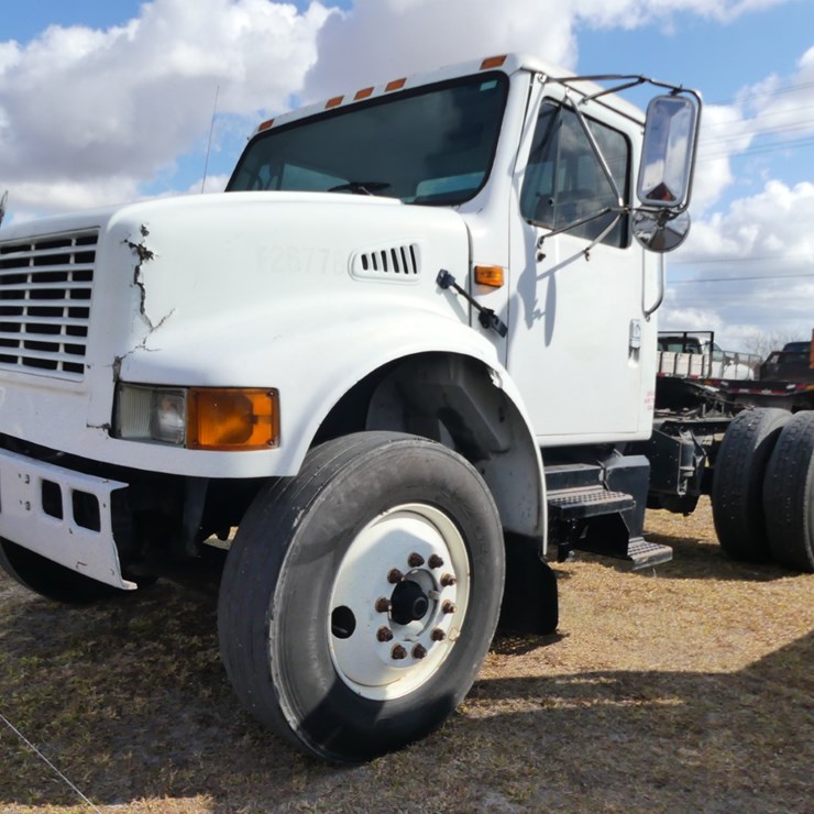 2001 INTERNATIONAL 2001