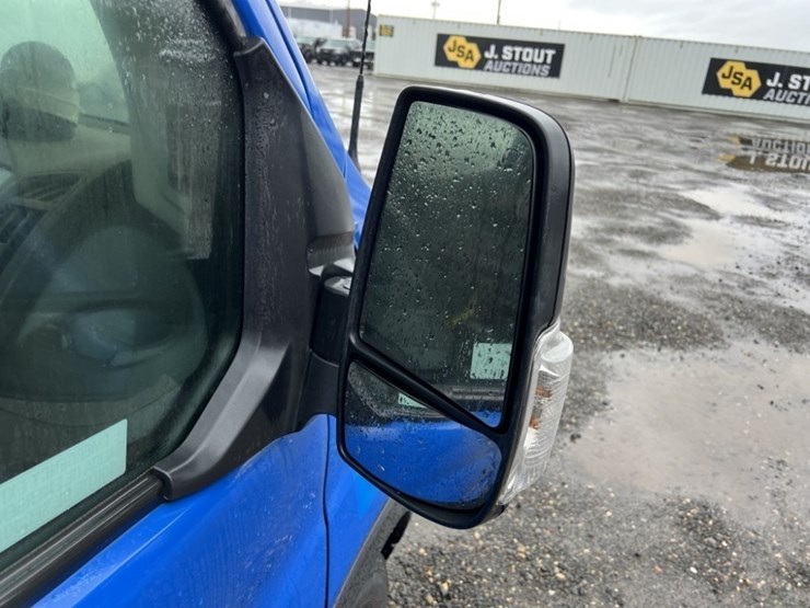 2019-ford-transit-image-33