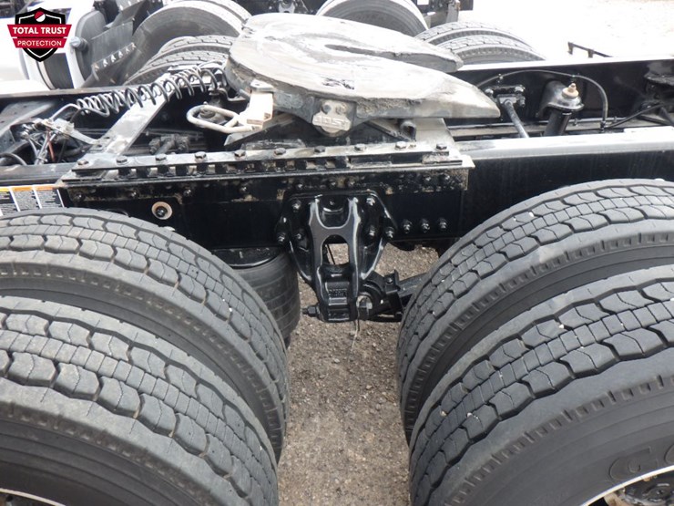 2022-kenworth-t680-image-13