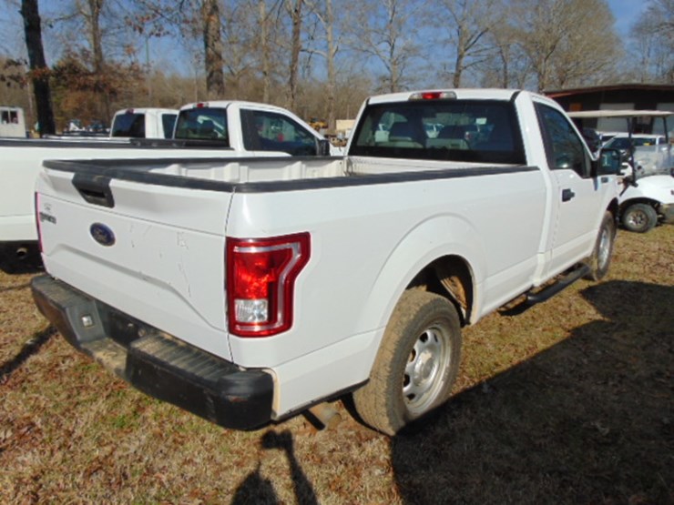 2016-ford-f150-xl-image-2