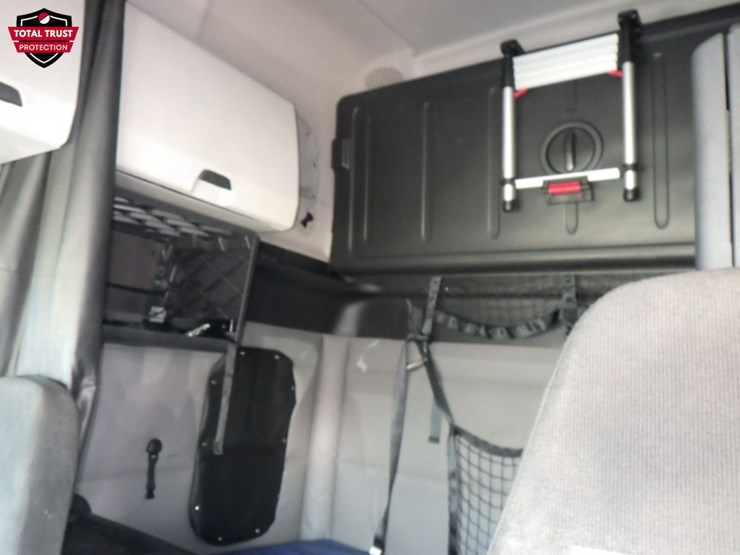 2021-freightliner-cascadia-126-image-20