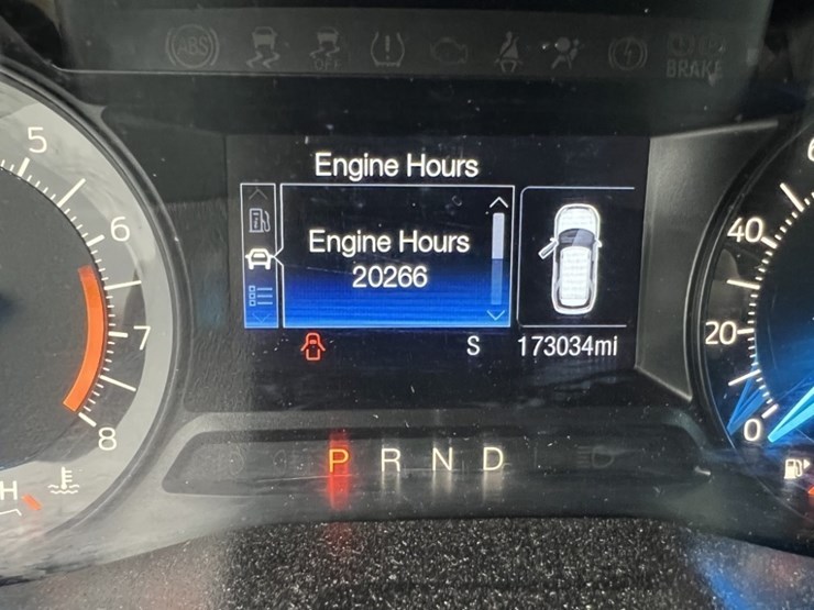 2017-ford-explorer-image-26