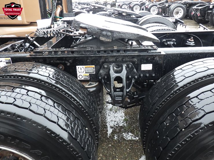 2022-kenworth-t680-image-16