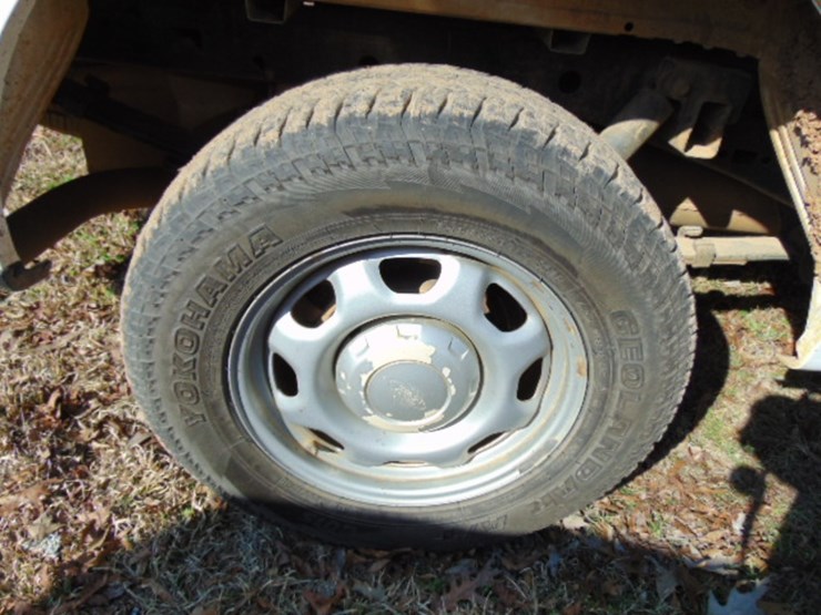 2016-ford-f150-xl-image-3