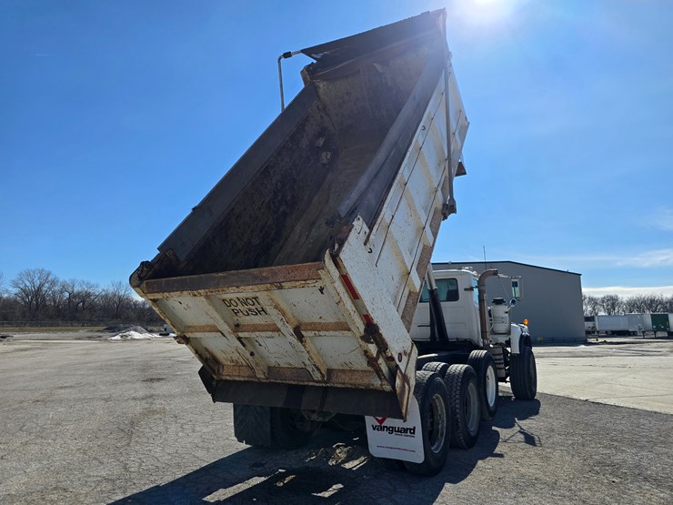 1998-mack-dm600-image-36