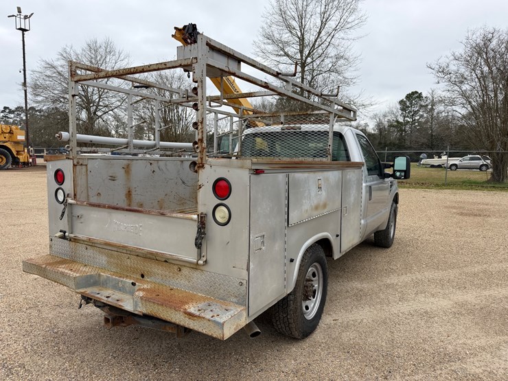 2010-ford-f250-image-3