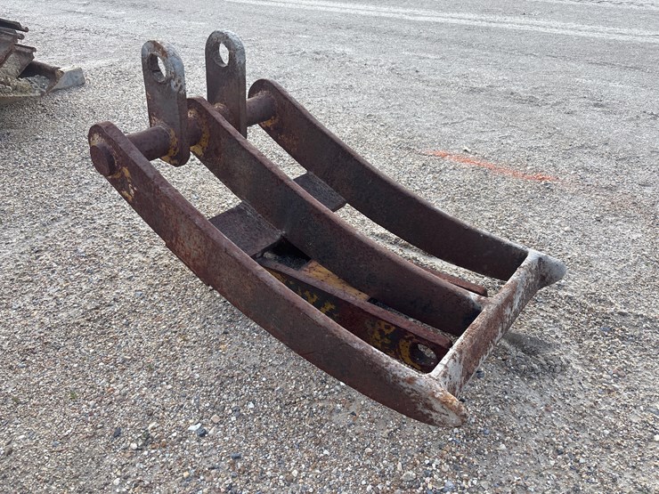 #2775-•-thumb-attachment-for-excavator-image-2