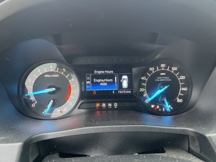 2017-ford-explorer-image-26