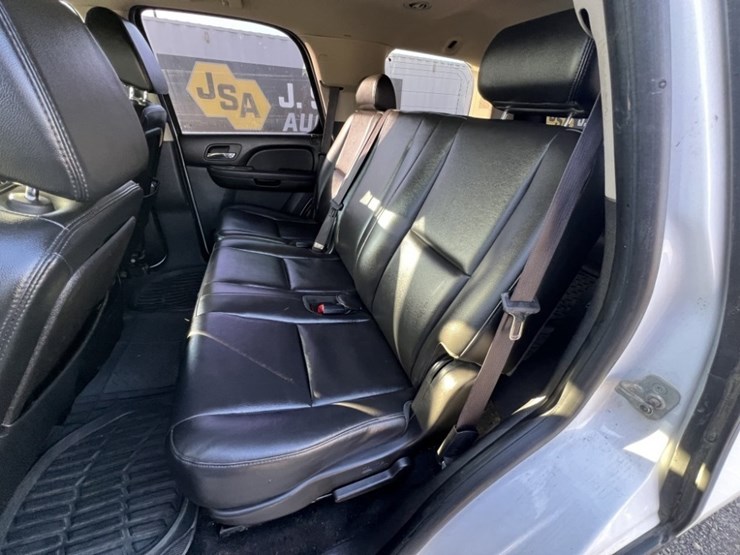 2009-chevrolet-tahoe-image-24