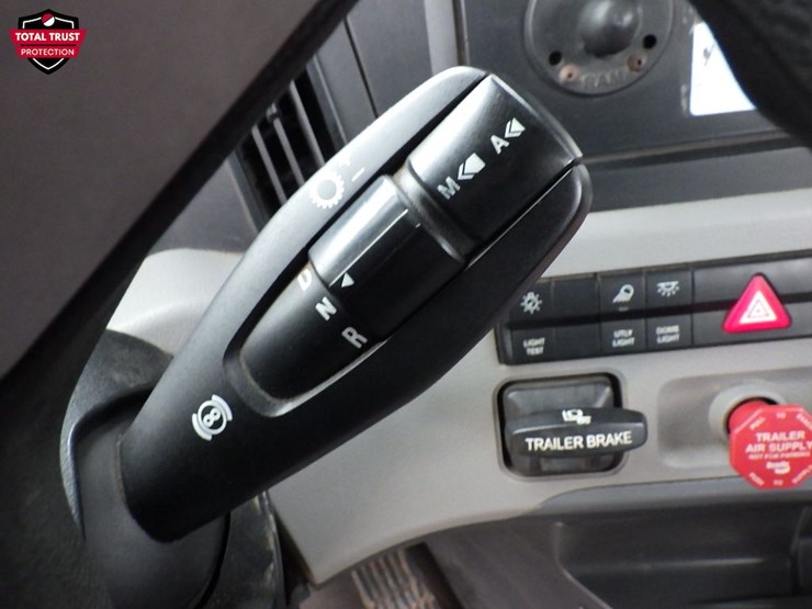 2022-freightliner-cascadia-126-image-14