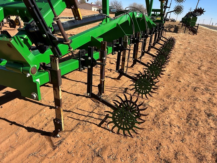 #32-•-2022-sm-fab-pitchout-scratcher-image-4