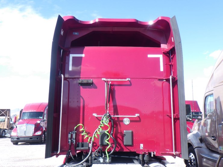 2020-kenworth-t680-image-12