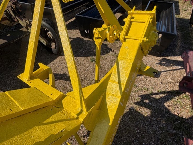 #989-•-3-pth-ditcher-image-8