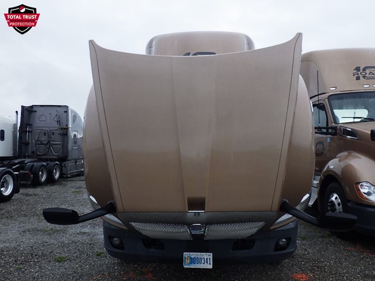 2022-kenworth-t680-image-26