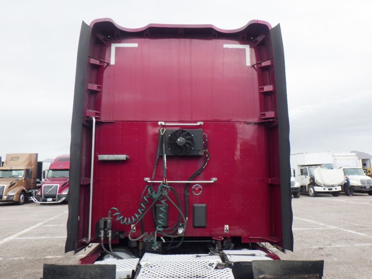 2015-kenworth-t680-image-14